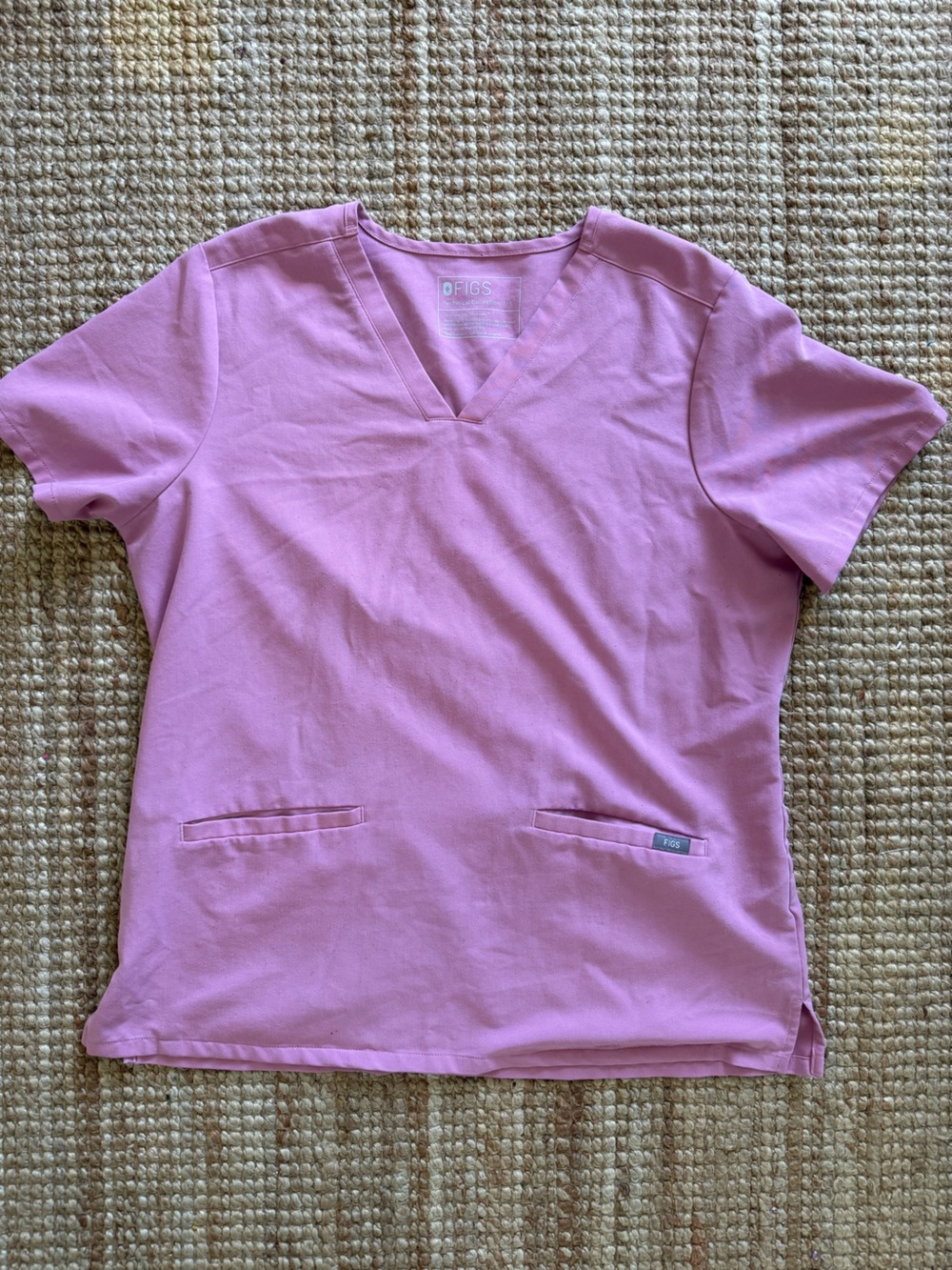 FIGS Casma V-Neck Scrub Top | Pink | Large